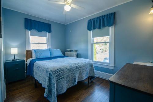 1 queen bed
