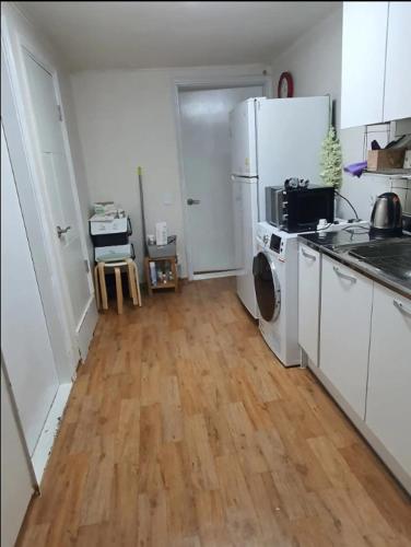 7, near hongdae, quiet area, 1st floor