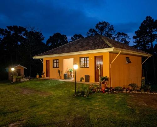 Casa amarela 1 Campos do Jordao Vista para natureza – khách sạn tại Santa Clara