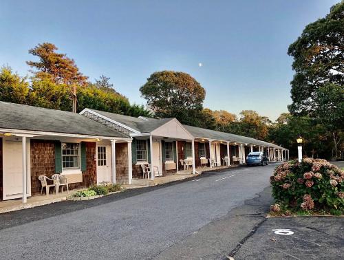 The Chatham Motel - image 3