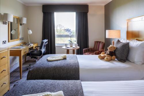 Tewkesbury Park Located in Tewkesbury Priors Park, Tewkesbury Park is a perfect starting point from which to explore Tewkesbury. The property offers a wide range of amenities and perks to ensure you have a great tim
