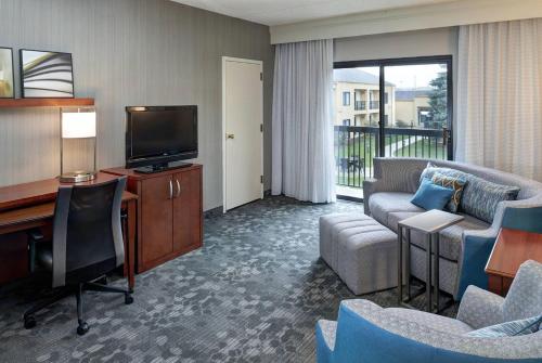 Sonesta Select Milwaukee Brookfield - image 22