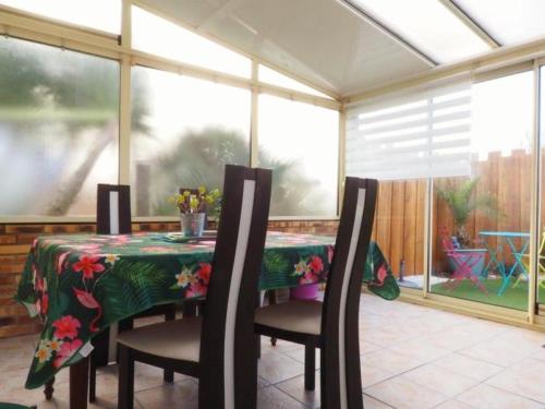 Maison charmante, proche plages - pers. - FR-1-879-4 in Saint-Laurent-de-la-Prée