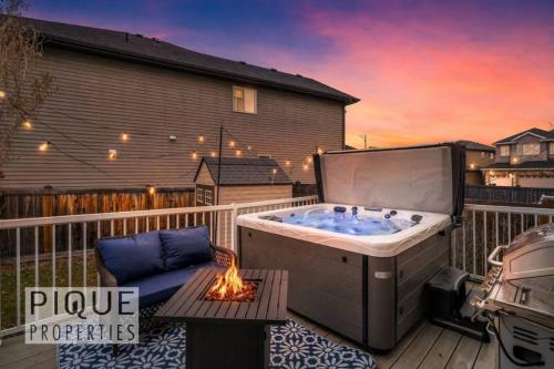 Game Night Retreat - HotTub - AC - FireTable - BBQ - Kingbed – khách sạn tại Griesbach