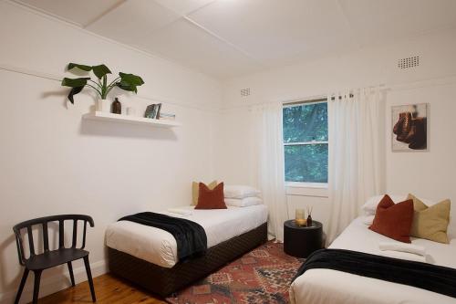 Stylish 2BR Apartment Opposite Bondi Beach - image 12