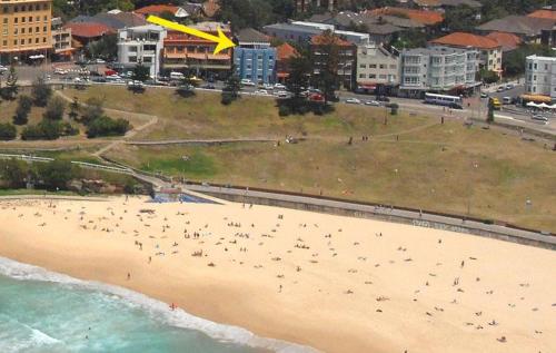 Stylish 2BR Apartment Opposite Bondi Beach - image 7