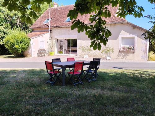 Maison charme avec vue panoramique - 4 pers. - FR-1-591-789 in Jeu-Maloches