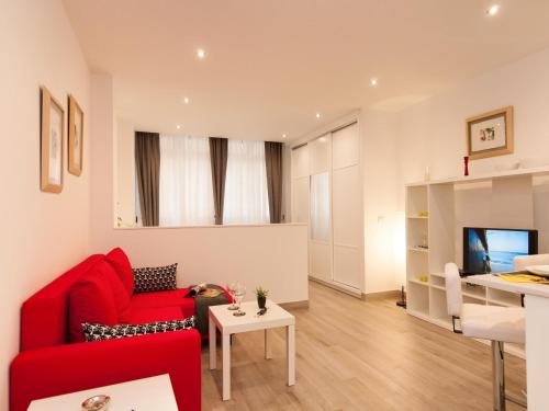 Studio Apartment image 7