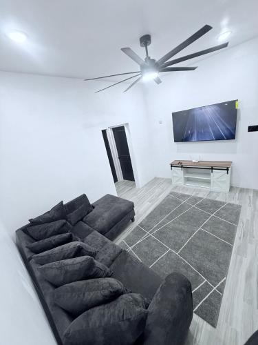 Modern Caribbean retreat 2 – khách sạn tại Havendale