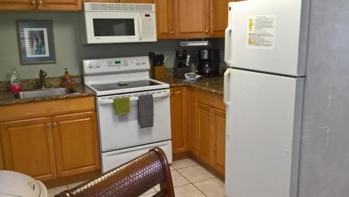 One-Bedroom Apartment Fits 4 People image 4