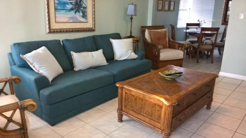 One-Bedroom Apartment Fits 4 People image 7