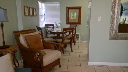 One-Bedroom Apartment Fits 4 People image 5
