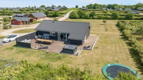 Neues, Modernes Ferienhaus Mit Whirlpool in 5871 Frørup