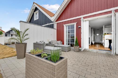  Charming Terraced House By The Beach And Forest in Bro
