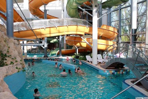 Aqua Hotel - image 7