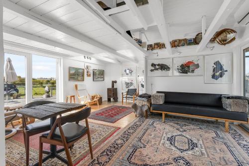  Inviting Cottage By The Beach With A Lake View in Karrebæksminde