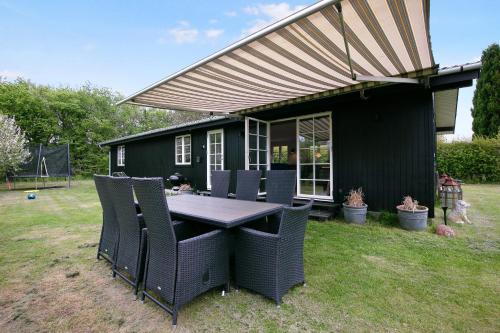  Lovely Cottage For Family And Friends in Kirke-Hyllinge
