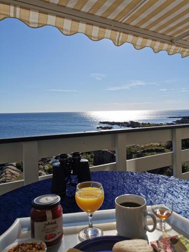  Holiday Apartment With Sea View On The Cliffs in Allinge-Sandvig