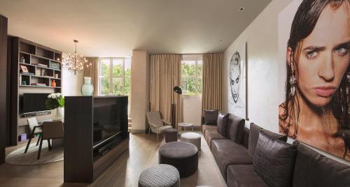 room detail thumbnail 1
