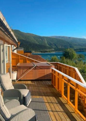 Viesnīcas āriene, Seaside Cabin With Fjord Views In Skjerstad in Tverlandet