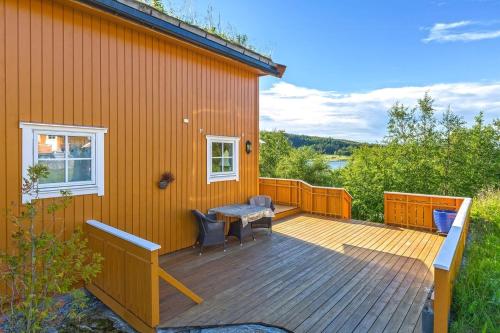 Viesnīcas āriene, Seaside Cabin With Fjord Views In Skjerstad in Tverlandet