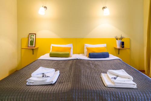 Red Apple Hotel