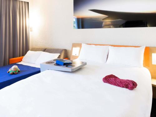 ibis Styles Marseille Aéroport - Hotel - Vitrolles