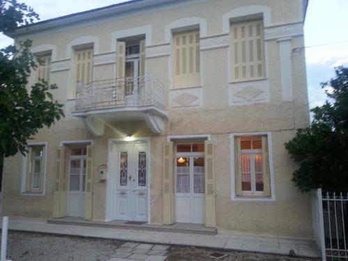  Antigoni in Paralía Akrátas