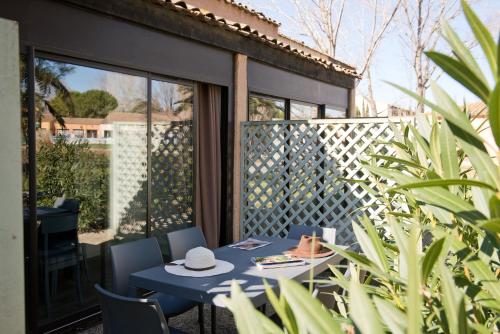 杏树俱乐部阳光假日酒店图片