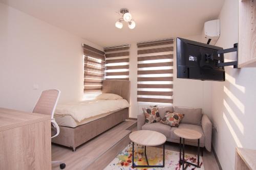 VIP Apartments - Kolonija - image 7