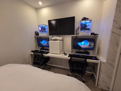 room detail thumbnail 0