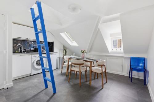 Paris Mezzanine Studio with Netflix - Le Marais - image 11