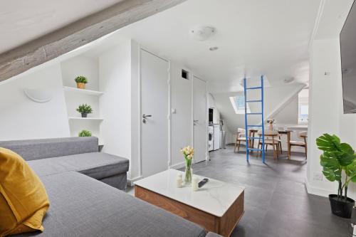 Paris Mezzanine Studio with Netflix - Le Marais - image 8