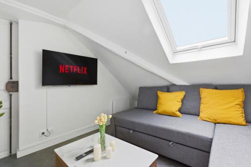 Paris Mezzanine Studio with Netflix - Le Marais
