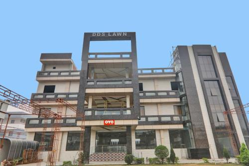 DDS Hotel & Banquets – khách sạn tại Alambagh