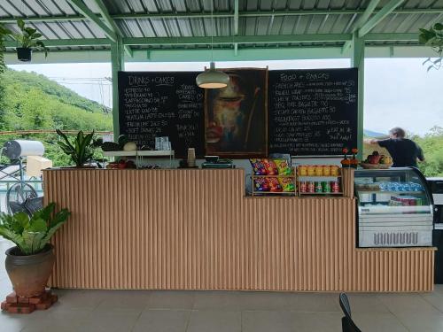 Restaurant, Half Way Villa in Kouangxi Water Fall