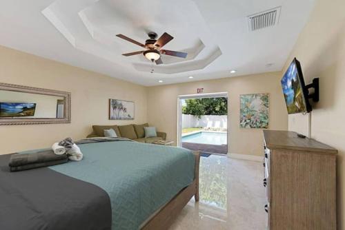 Home with pool by Dream Vacation – khách sạn tại Lauderdale-by-the-Sea