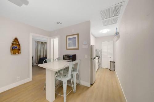 Beach Apart By Pmi Unit 2 in West Palm Beach, USA