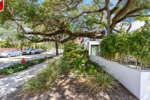 Las Olas Hammocks Unit 4 By Pmi in Fort Lauderdale, USA