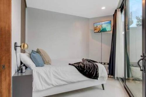 Las Olas Hammocks Unit 4 By Pmi in Fort Lauderdale, USA