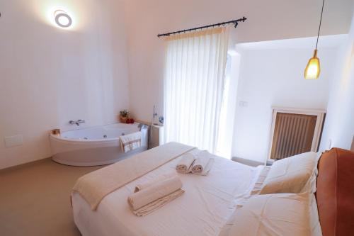 Bacchus Luxury Home Otranto Historic Center, Jacuzzi & Parking