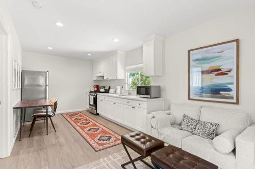 Simi-valley Apartment By Pmi in Simi Valley, USA