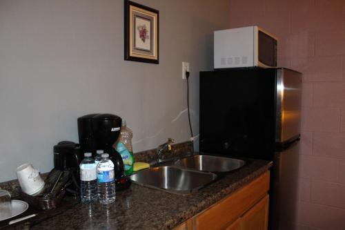 Ritz Inn Niagara מוטלים בniagara Falls קנדה Wander