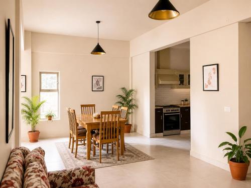 Casa Margalla 3BHK By T2R - Country Club Apartments - image 8