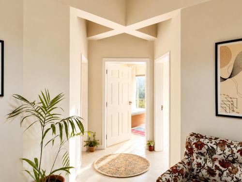 Casa Margalla 3BHK By T2R - Country Club Apartments - image 10