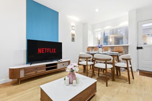 Spacious 4BR Paris Charm in Paris 8 with Netflix