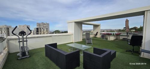 Facilities, Penthouse Toit Terrasse 80M2 Vue Mer in Le Merlan