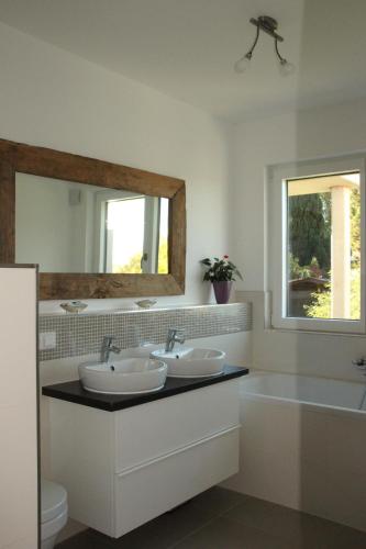 Bathroom, Ferienwohnung Ammersee by paul apartments in Herrsching am Ammersee