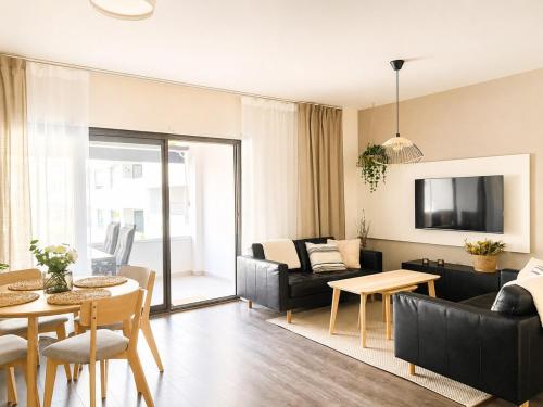 Modern 2Bed Estepona Apartment with Pool & Terrace