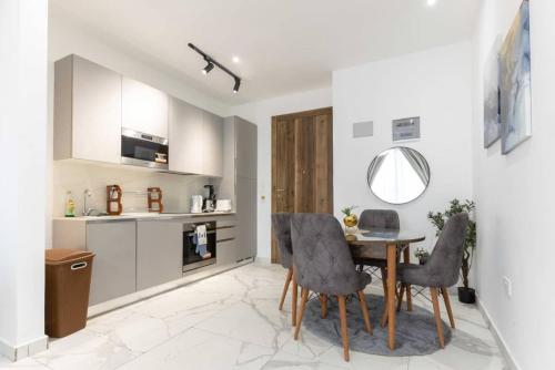 ห้องครัว, 233 Boulevard by QUAO REALTY in ลาบาดี